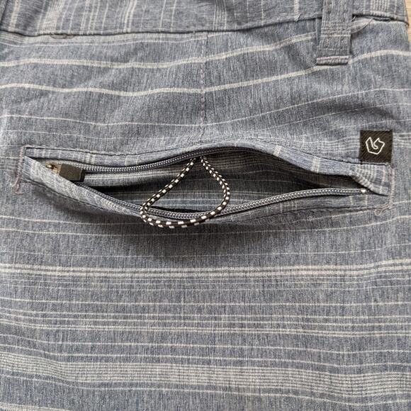 Burnside Hybrid Land & Sea Shorts Sz 30 - Picture 8 of 10